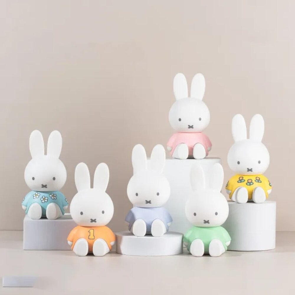 Miffy Stretchable Phone Stand Rainbow Series Green Tee Miffy - Sealed - Picture 2 of 3